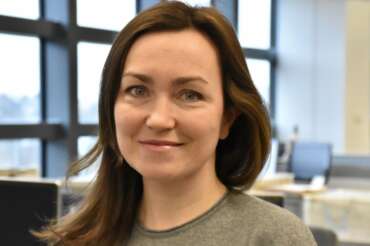 Alsu Kurmasheva arrestata in Russia, è la seconda giornalista finita in manette dallo scoppio della guerra: accusata di spionaggio