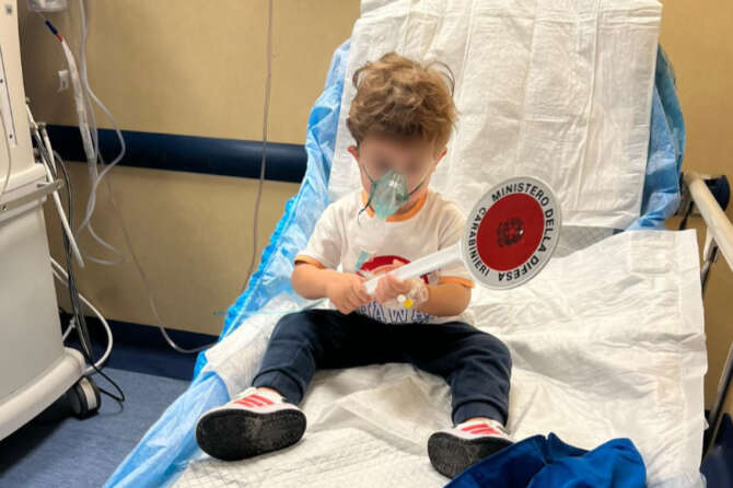 I carabinieri salvano un bimbo da shock anafilattico a Torre del Greco