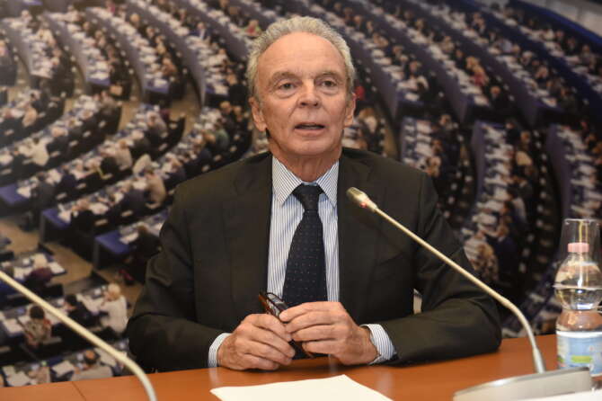 Intervista a Ferdinando Nelli Feroci: “Ormai siamo in campagna elettorale, anche a Berlino si balla sull’immigrazione”