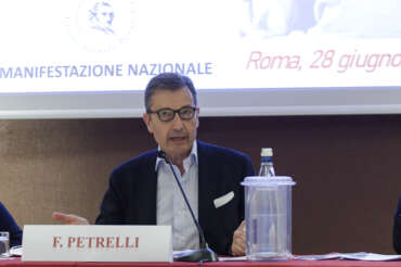 Chi è Francesco Petrelli, nuovo presidente delle camere penali al posto di Gian Domenico Caiazza