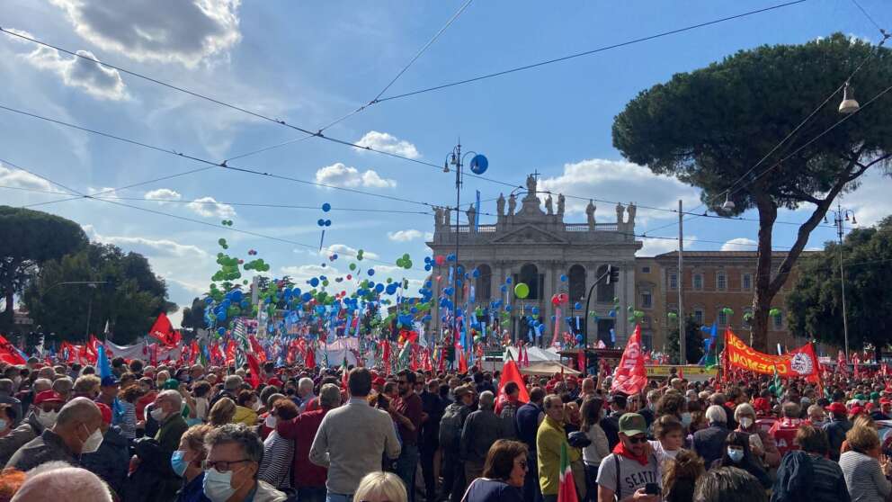 MANIFESTAZIONE (1)