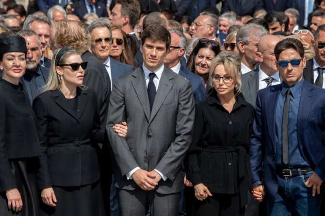 Perché i figli di Berlusconi non pagheranno la tassa di successione per l’eredità