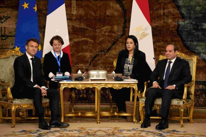 Incontro al Sisi – Macron, il presidente egiziano: “Evitare l’invasione di terra di Gaza”