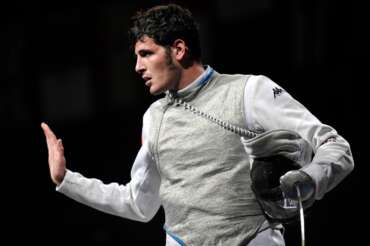 Chi è Andrea Cassarà, leggenda della scherma indagato: 15enne filmata negli spogliatoi sotto la doccia