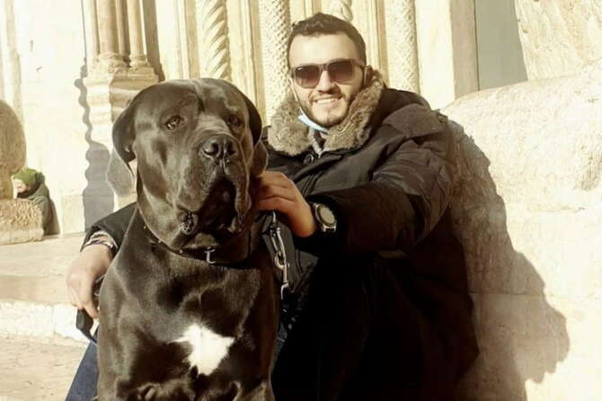 Trovato morto in un parcheggio di Modena, indagati sei carabinieri: la sera prima era stato fermato dai militari per una rissa