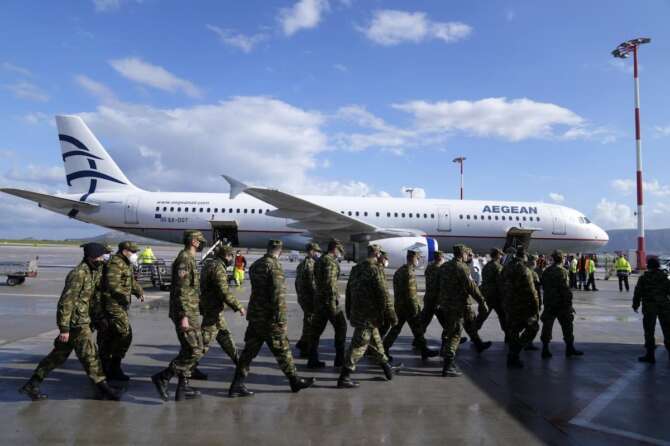 Foto di repertorio dell’aeroporto internazionale di Atene (Lapresse)