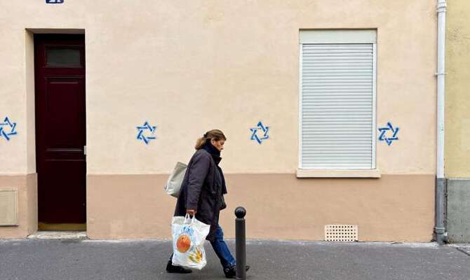 Stelle di David sui muri in Francia