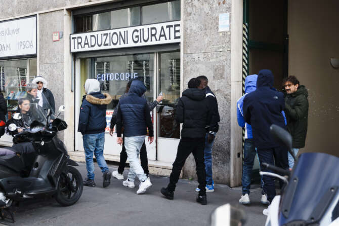 Foto LaPresse
15-11-2023 Milano, Italia – Cronaca – La sentenza del processo ai trapper Baby Gang, Simba La Rue e altri giovani per sparatoria e rapina a Milano. Nella foto: Simba La Rue

November 15, 2023 Milano Italy – News – The sentence of the trial of the trappers Baby Gang, Simba La Rue and other young people for shooting and robbery in Milan. In the photo: Simba La Rue