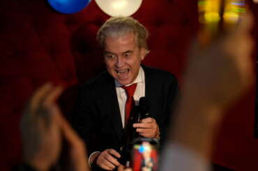 Paesi Bassi, alle elezioni vince l’estrema destra di Wilders: “Ora nessuno può ignorarci, governeremo”