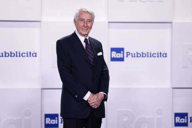 Perché Corrado Augias lascia la Rai e trasloca su La7: “Questa tv pubblica non mi piace”