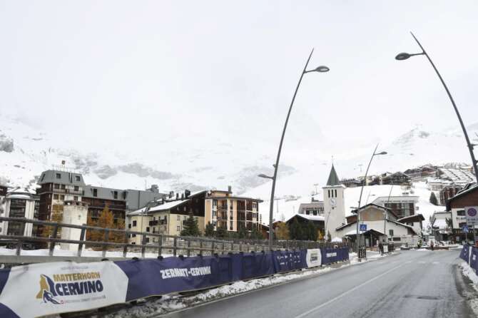 Cervinia cambia nome, perché la località sciistica diventa “Le Breuil” tra le proteste