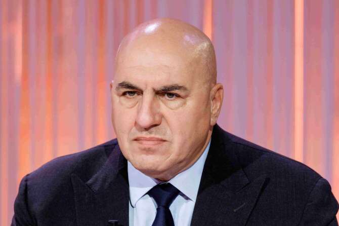 Complotto dei magistrati contro il governo: Crosetto ascoltato dall’Antimafia