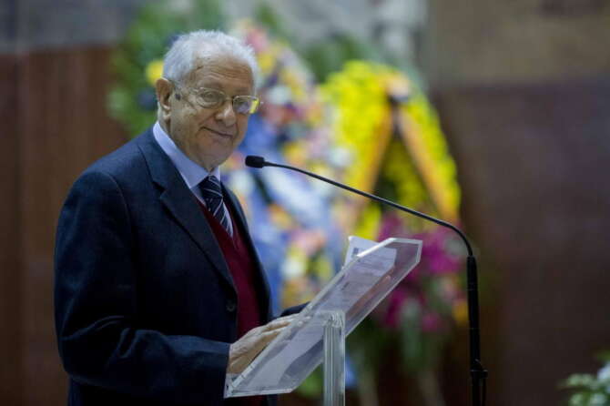 È morto Luigi Berlinguer, ex ministro della Pubblica Istruzione e cugino di Enrico: aveva 91 anni
