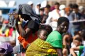 Il decreto razzista anti-migranti del governo colpisce i bambini: nessun diritto per i ‘negri’ minorenni