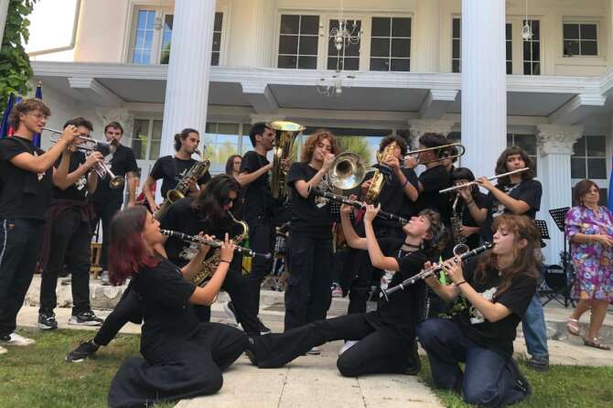 Rubati strumenti musicali a bambini, la denuncia della ScalzaBanda: “Gesto vigliacco e inutile”