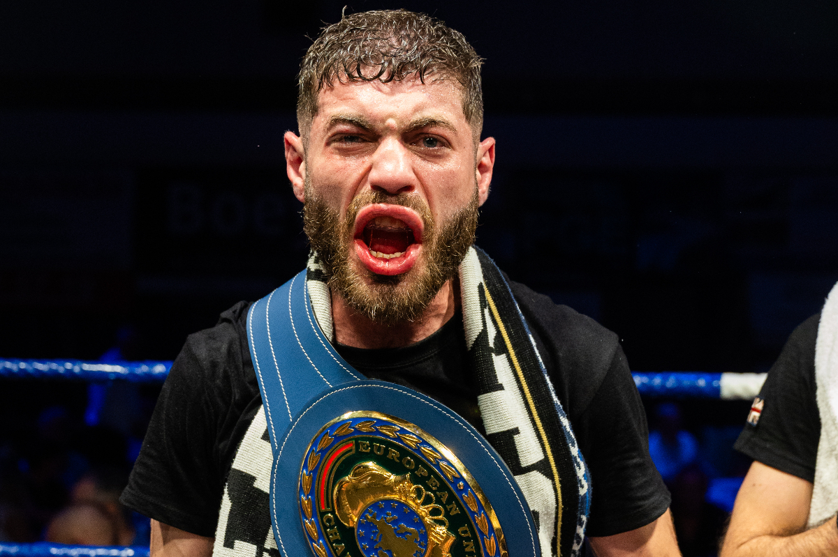 Il pugile Vincenzo La Femina sfida Liam Davies per il titolo di campione d'Europa
