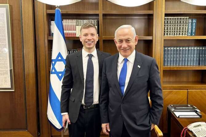 Yair Netanyahu, il figlio del premier Bibi “imboscato” a Miami: solidale con i soldati ma in fuga dai riservisti