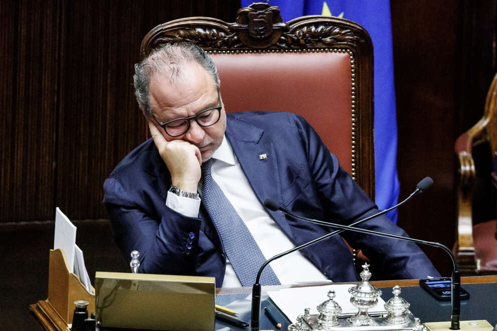 Il vicepresidente della Camera Giorgio Mulè si addormenta in aula
Il vicepresidente della Camera Giorgio Mulè si addormenta in aula