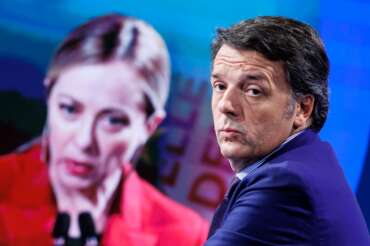 Foto Roberto Monaldo / LaPresse 03-10-2023 Roma Politica Trasmissione tv “Porta a Porta” Nella foto Matteo Renzi, sullo schermo Giorgia Meloni 03-10-2023 Rome (Italy) Politica Tv program “Porta a Porta” In the pic Matteo Renzi