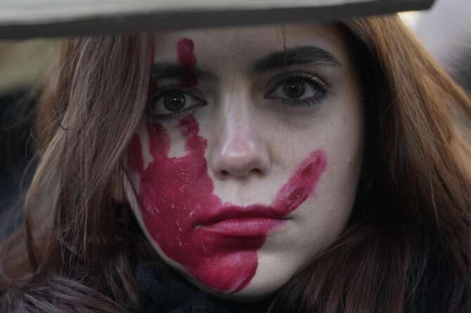 La violenza contro le donne è un delitto simile alla guerra