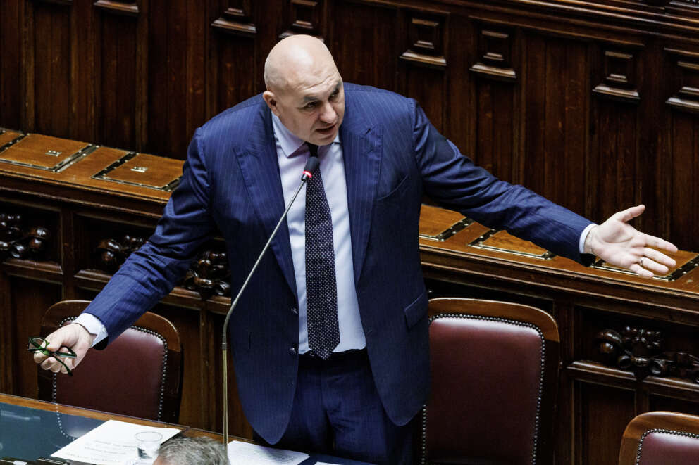 Camera dei deputati – Interpellanze urgenti