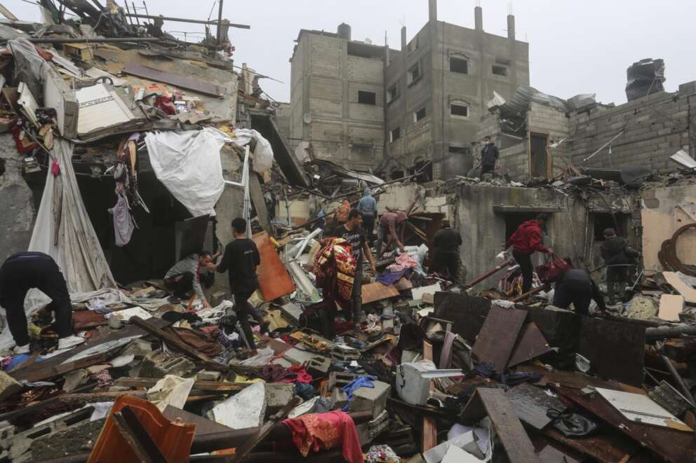 L’UE bacchetta Israele: “Su Gaza pura barbarie”