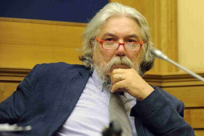Alessandro Meluzzi ricoverato: cos’ha e come sta lo psichiatra