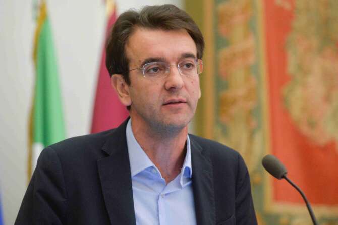 Intervista ad Alfredo D’Attorre: “Con Meloni pro-sistema il Pd può diventare alternativa”