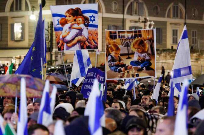 La manifestazione contro l’antisemitismo