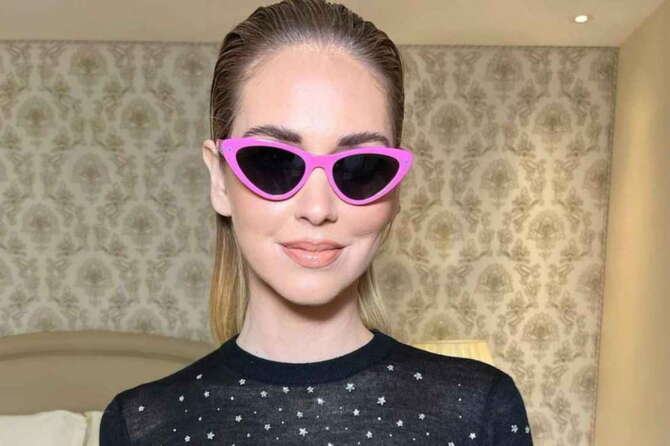 Chiara Ferragni, il “brand” in difficoltà dopo lo scandalo Balocco: Safilo interrompe l’accordo sugli occhiali