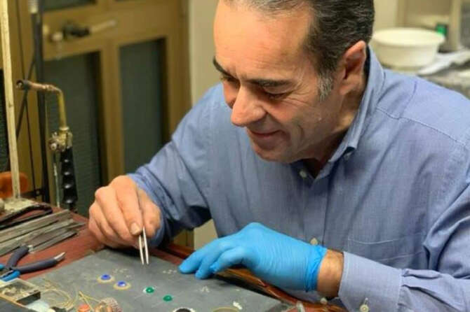 FOTO DA FACEBOOK (BOTTEGA ORAFA GIOVANNI FRESI)