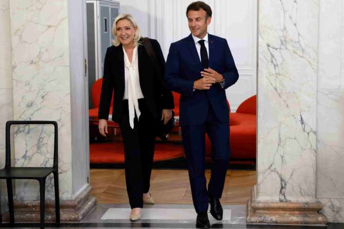 Immigrazione: la legge in Francia che unisce Macron e Le Pen