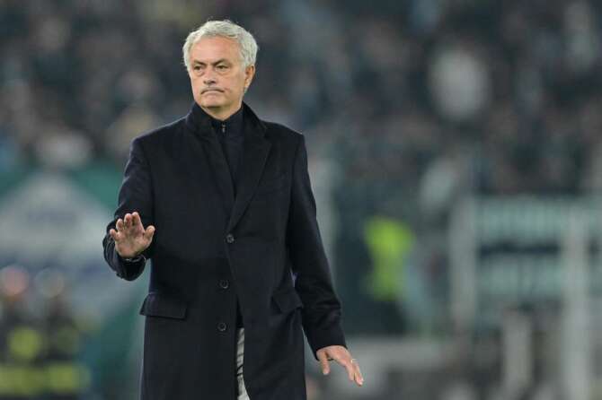 Foto Alfredo Falcone/LaPresse 10 Gennaio 2024 – Roma, Italia – sport, calcio – Lazio vs Roma – Quarti di Finale Tim Cup 2023/2024 – Stadio Olimpico di Roma. Nella foto: Jose’ Mourinho (head coach AS Roma) Foto Alfredo Falcone/LaPresse January 10, 2024 Rome, Italy – sport, soccer – Lazio vs Roma – Quarter Finals Tim Cup 2023/2024 – Olimpic Stadium în Rome. In the pic: Jose’ Mourinho (head coach AS Roma)