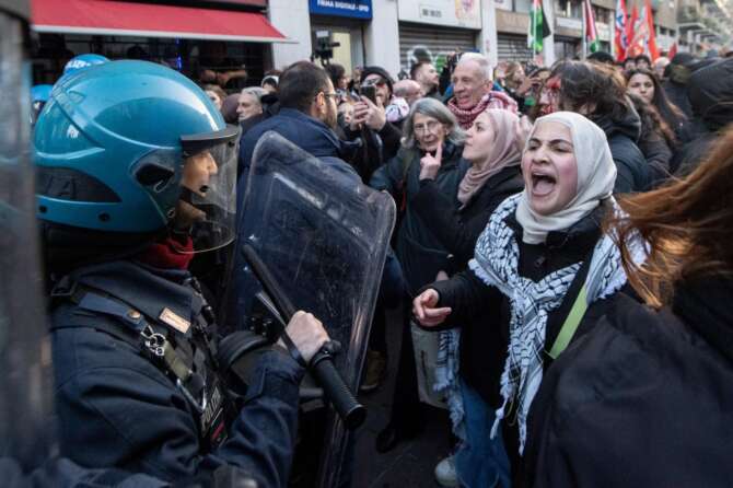 Proteste pro-Gaza in molte città, incidenti a Milano