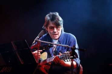 ©girella/lapresse archivio storico spettacolo musica anni ’90 Fabrizio De Andrè nella foto: il cantautore Fabrizio De Andrè in concerto