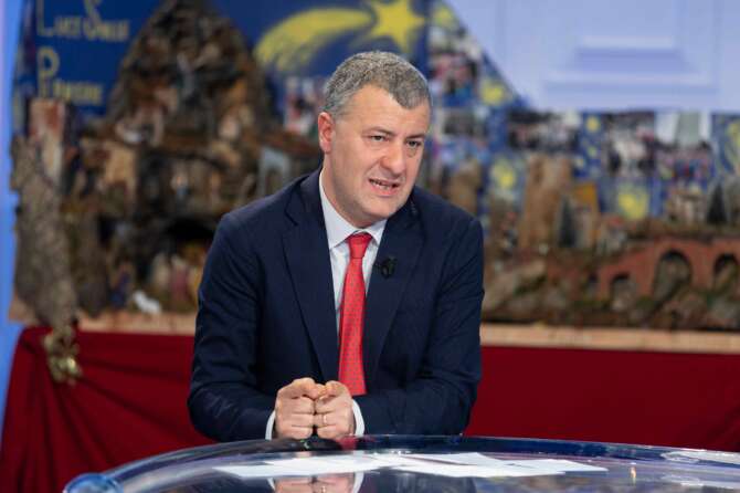 “Pacifismo, diritti e non violenza: la sinistra riparte dall’eredità della Fgci”, parla Arturo Scotto