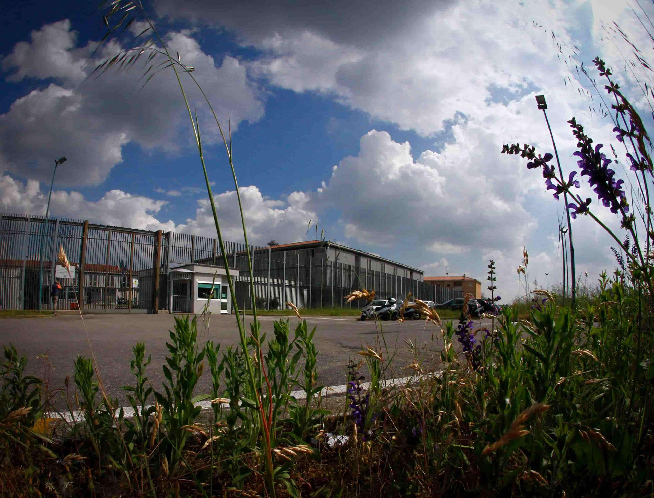 Suicidio in carcere a Montorio Verona