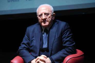 De Luca lancia la rivolta contro l’autonomia differenziata: “No alla secessione”