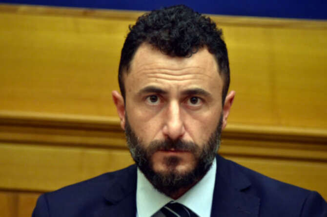 Spari a Capodanno, Pozzolo sospeso dal gruppo di Fdi alla Camera