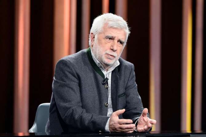 Chi era Giulio Santagata, l’ex ministro tra i fondatori dell’Ulivo: fu l’inventore delle campagne elettorali di Prodi