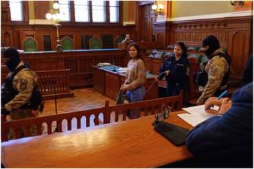 Ilaria Salis è innocente, anche io darei un paio di pugni a un nazista che inneggia alle SS