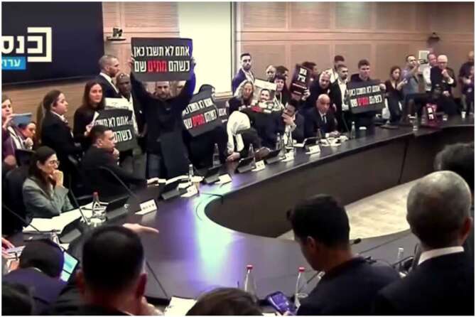 I manifestanti israeliani alla Knesset