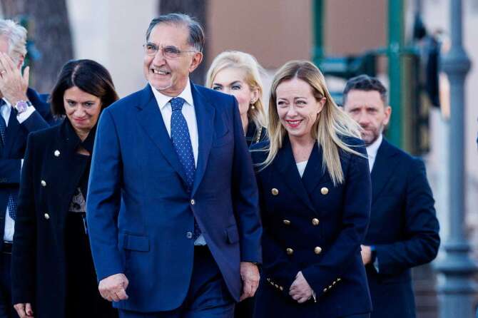 Report e le porcherie contro Meloni e La Russa, è libertà di spazzatura…