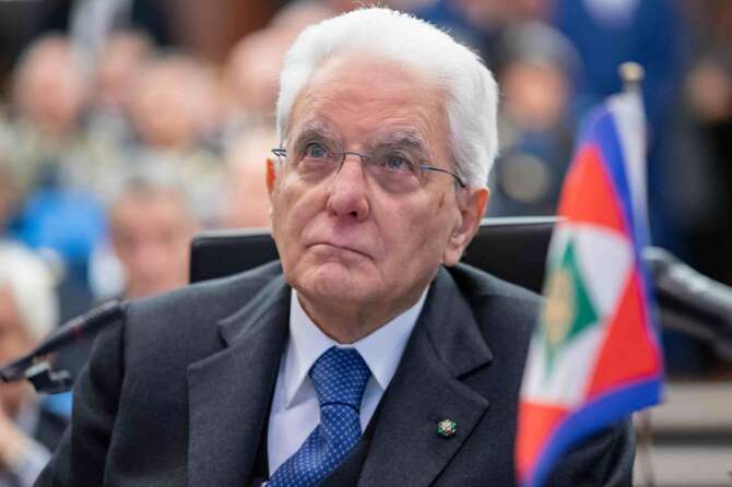Mercato e concorrenza, Mattarella firma la legge ma richiama il governo su balnari e ambulanti