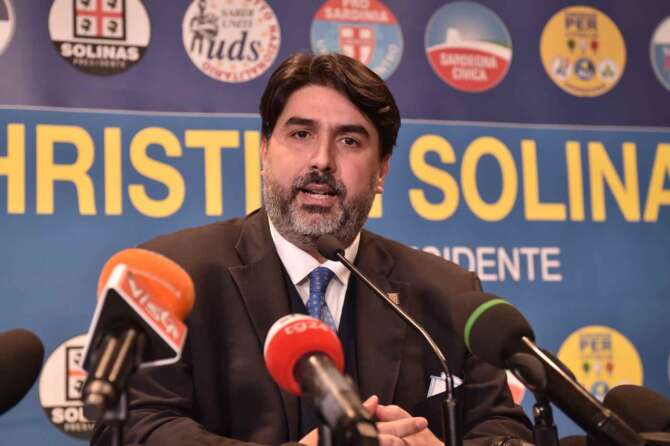 Solinas scaricato dalla Lega, la giustizia a orologeria fa tutti contenti: candidato Truzzu