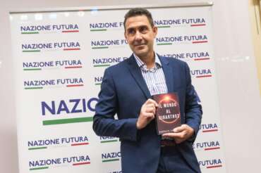Foto Mauro Scrobogna /LaPresse 14-09-2023 Roma (Italia) Politica – Nazione Futura, Libertà al contrario, il Gen. Vannacci Presenta il suo libro il mondo al contrario – Nella foto: Il Gen. Roberto Vannacci presenta il suo libro ‘il mondo al contrario’ September 14, 2023 Rome (Italy) Politics – Future Nation, Freedom in reverse, Gen. Vannacci presents his book – In the photo: Gen. Roberto Vannacci presents his book ‘the world in reverse’