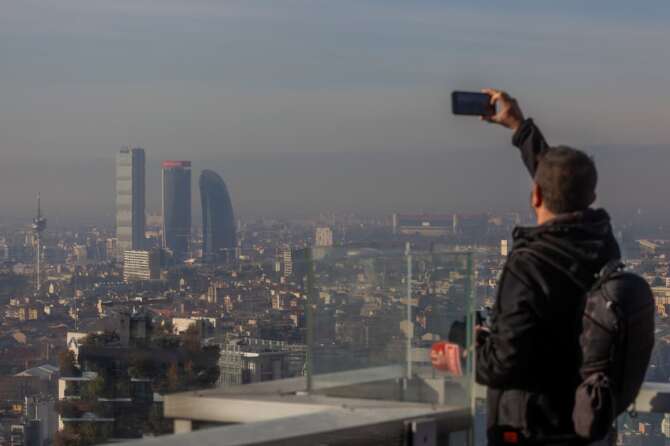 Foto Stefano Porta/LaPresse 13-11-2023 Milano, Italia – Cronaca – Panoramiche dalla terrazza del Palazzo di Regione Lombardia Nella foto City LIfe November 13, 2023 Milan, Italy – News – Overview from the terrace of the Lombardy Region Palace