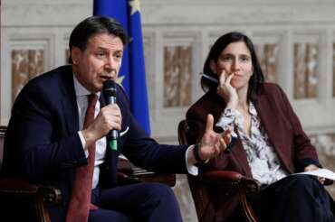 Foto Roberto Monaldo / LaPresse 30-01-2024 Roma Politica Presentazione del libro “Perchè guariremo” di Roberto Speranza Nella foto Giuseppe Conte, Elly Schlein January 30, 2024 Rome (Italy) Politics Presentation of the book “Perchè guariremo” by Roberto Speranza In the pic Giuseppe Conte, Elly Schlein