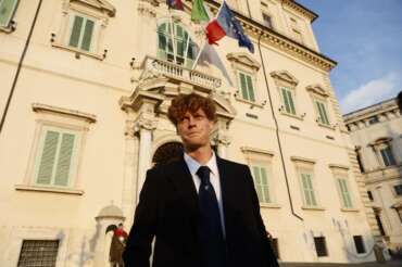 Sinner non paga le tasse in Italia, ma gli facciamo applausi e inchini