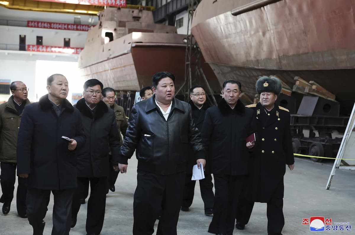 I missili della Nord Corea di Kim Jong-Un nel Mar Giallo